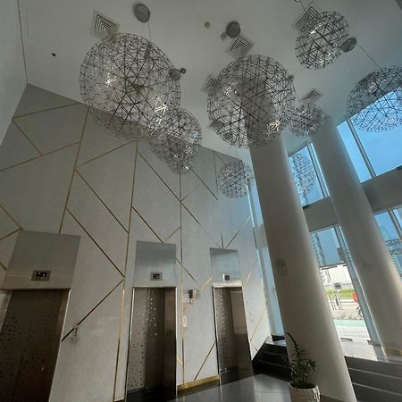 Large Size One Bedroom Apartment With Sea View Abu Dhabi Exterior photo